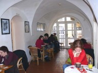 foto-4.jpg - Týnská literární kavárna