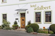 Brevnovskyklaster_vchoddohoteluAdalbert.jpg - 