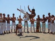 capoeira-martia_1358860199.jpg - Grupo Axé Capoeira