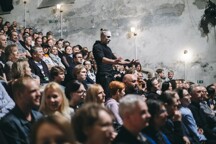 Velky_sal_divaci_Petr_Chodura2.jpg - 