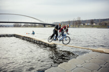 TomasSlavikaMichalMarosi_RedBullKoloMolotreninkovajizda07_Zdroj_RedBullCZ(LukasWagneter).jpg - 