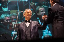 PHOTO-2019-12-01-16-30-44(cJanZirovnickyzamekLiten).jpg - Andrea Bocelli Prague