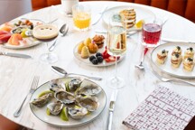 4.jpg - Table set up