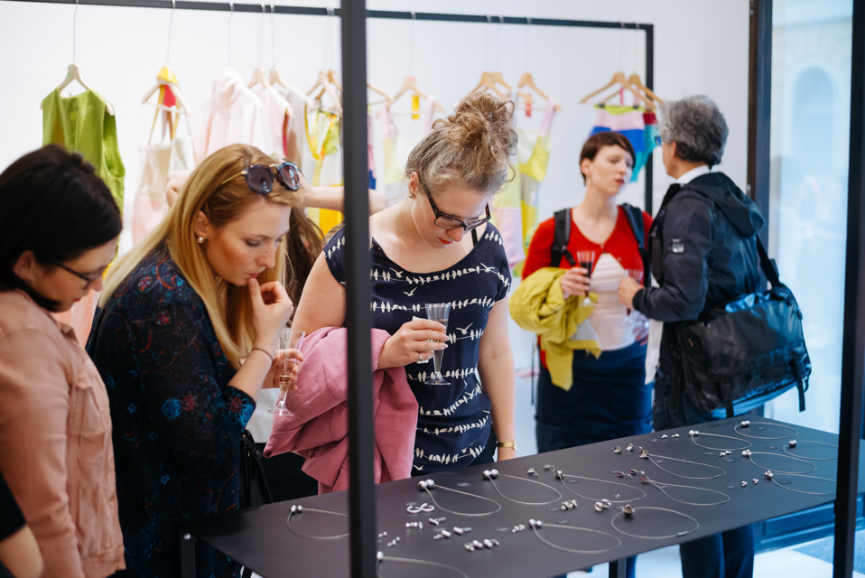 02Showroom.interior-Jaradesign-Plove.jpg - Showroom