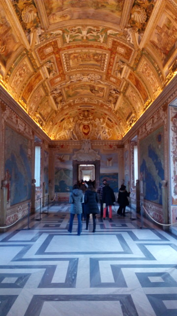 IMG_20160120_124252.jpg - Uvnitř Vatikánu