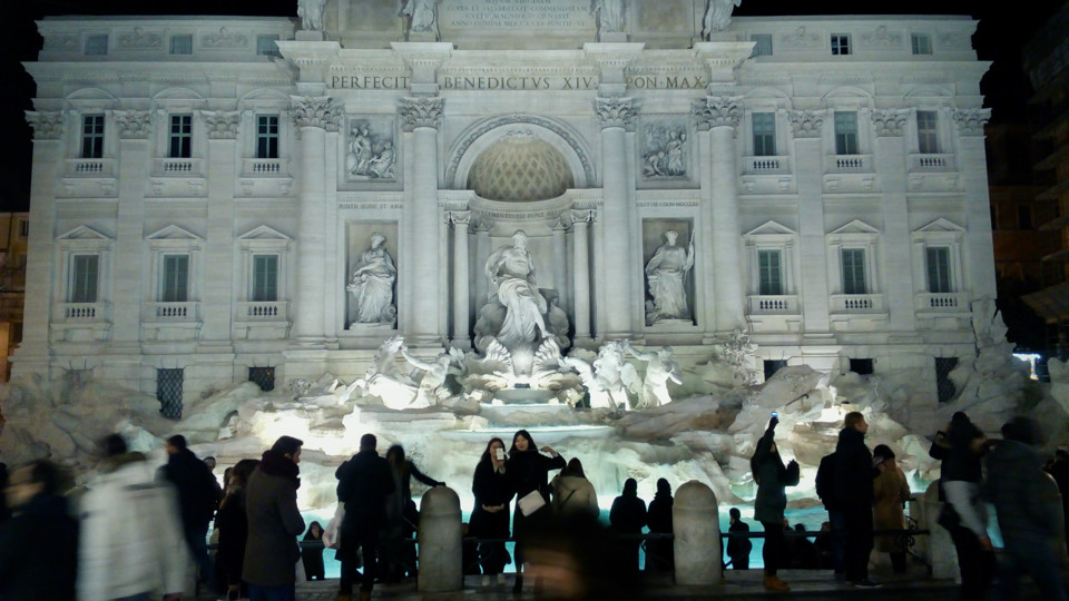 fotor3.jpg - Kdo nemá selfíčko před Fontanou di Trevi... jako by v Římě ani nebyl!