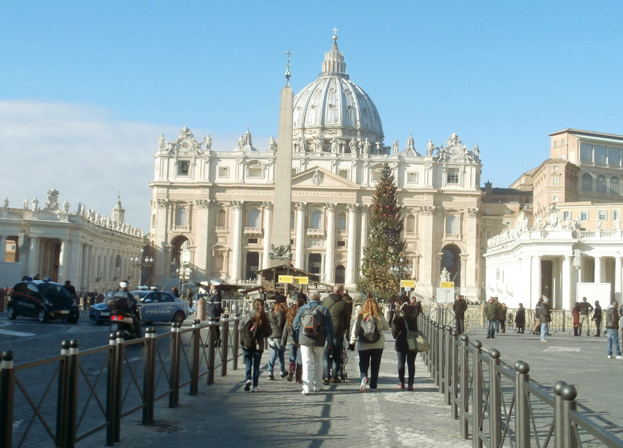 zima4.jpg - Na Svatopetrské náměstí v zimě bez davů turistů