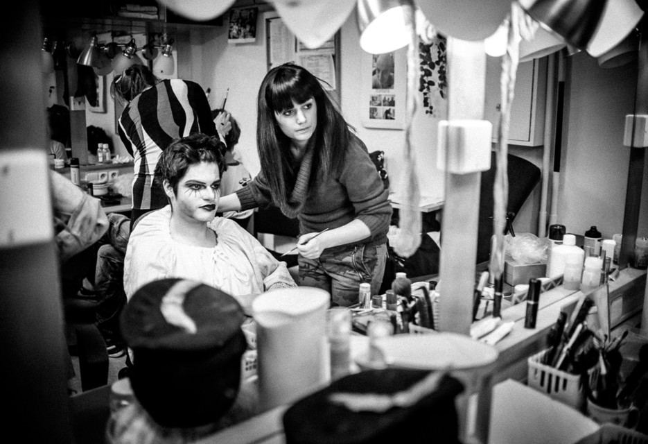 dd-03.jpg - Petr Felcman je divadelním rekvizitářem, ale ve Slečně Jairové si zahraje Marienku.