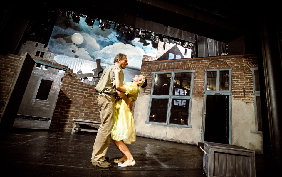 dd-17.jpg - Blandina a Jiří Wohanka jako Truhlář.