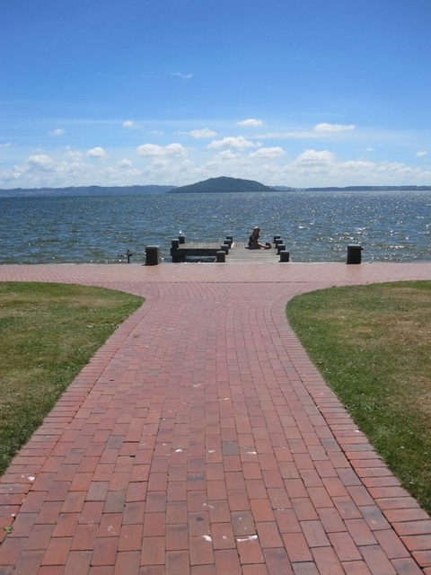 lake-rotorua-vyhled-na-ostrov-mokoia.jpg - Lake Rotorua vyhled na ostrov Mokoia