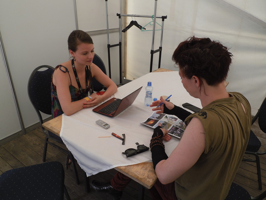 IMG_1211.jpg - "Máš tužku? A kus papíru?"