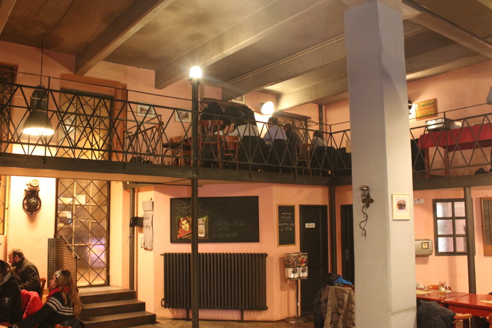 Bowlingvtovarne2.jpg - Bowling v továrně (zdroj: Petr Ryska)