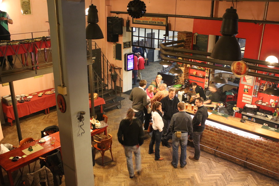 Bowlingvtovarne5.jpg - Bowling v továrně (zdroj: Petr Ryska)