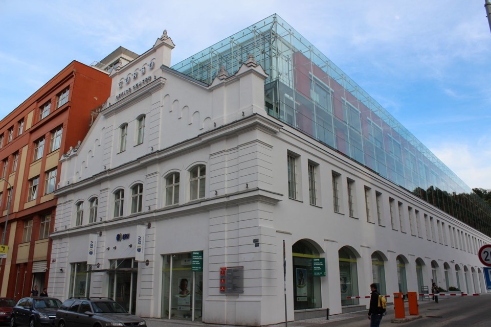 Corso-prikladvyuzitiindustrialniarchitekturynaofficebuilding.jpg - Corso - příklad industriální architektury na administrativní budově (foto: Petr Ryska)