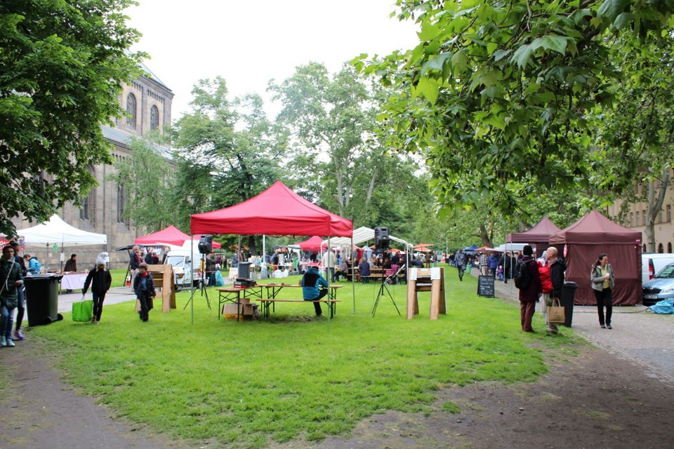 Farmtrhy1.jpg - Karlínské farmářské trhy (foto: Petr Ryska)
