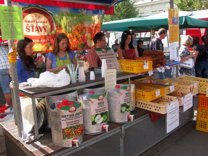 Farmarsketrhy2.jpg - Farmářské trhy (foto: Petr Ryska)