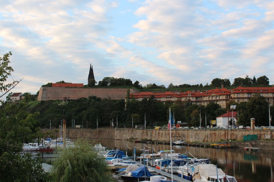 PristavistejachetpodVysehradem.jpg - Přístaviště jachet pod Vyšehradem (foto: Petr Ryska)