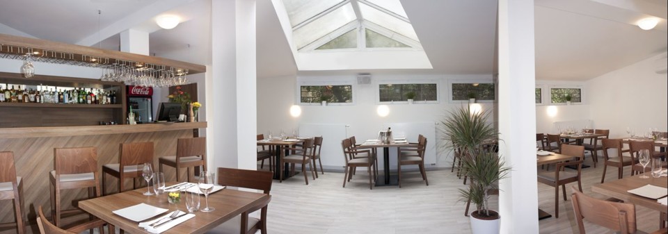 ARISrestaurant1.jpg - Aris restaurant