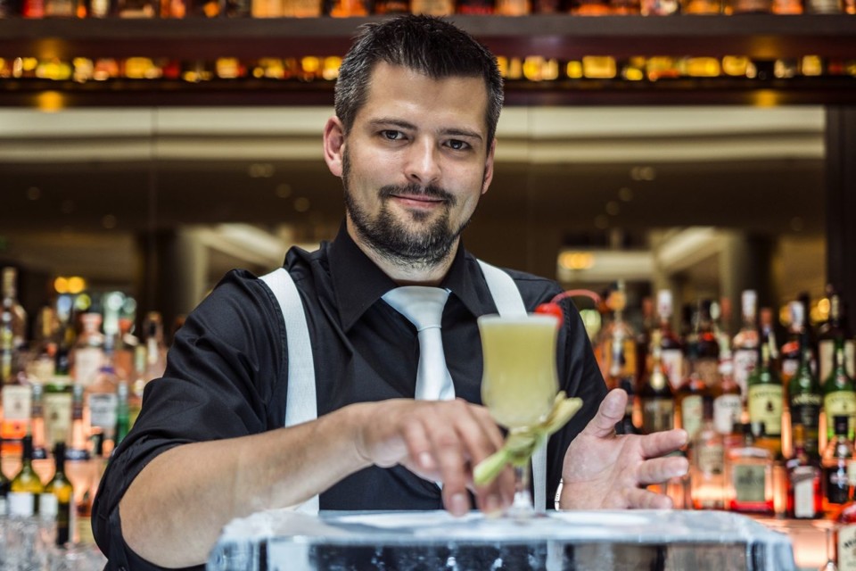 BourbonBar_Tomas_Toka_hlavni_barmanBourbonBaru.jpg - Tomáš Toka, hlavní barman The Bourbon Baru
