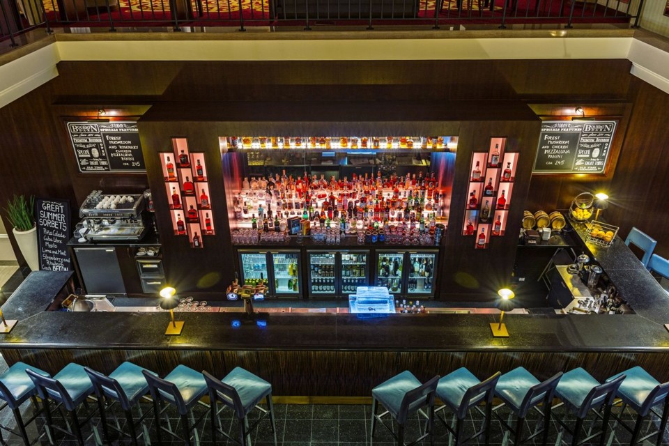 Bourbon_Bar_interier_2.jpg - The Bourbon Bar