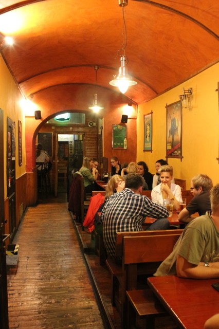 atmoska-vstupnicastsfotbalkem.jpg - Atmoška - vstupní část s fotbálkem (foto: Petr Ryska)