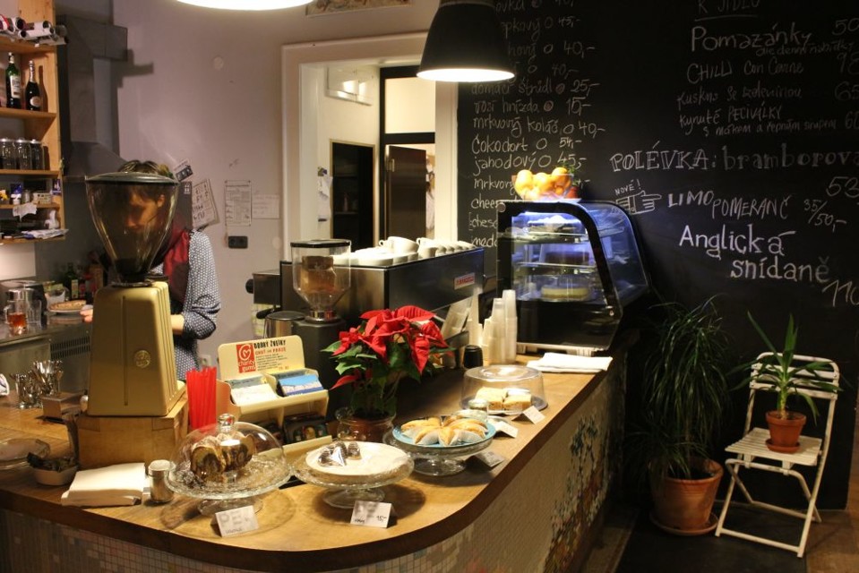 DomackaatmosferaPeriferieCafe.jpg - Domácká atmosféra Periferie Café (foto: Petr Ryska)