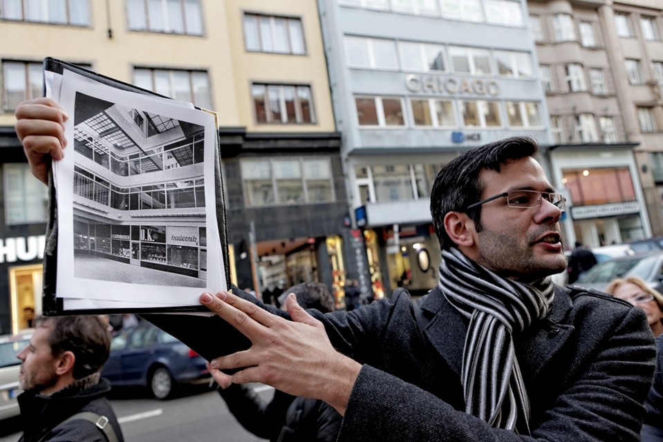 03_Stanislav_Soukup.jpg - Jedna z procházek Petra Kučery v centru Prahy (foto: Stanislav Soukup)