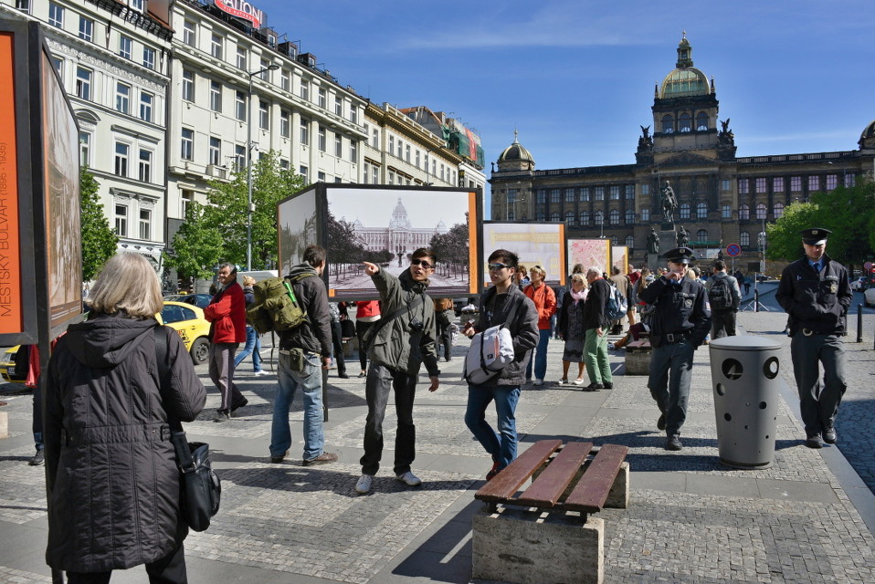 zdroj-praha-1-lonska-vystava.jpg - Loňská výstava na Václavském náměstí (foto: Praha 1)