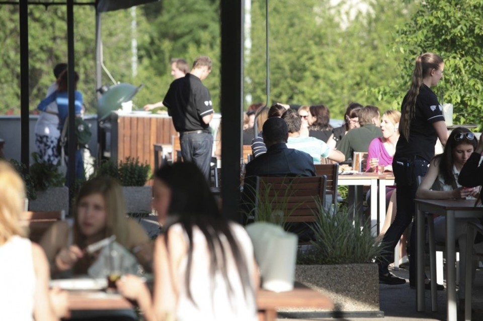 husa-bohnice-1000x666.jpg - Potrefená Husa Sport Bar Bohnice