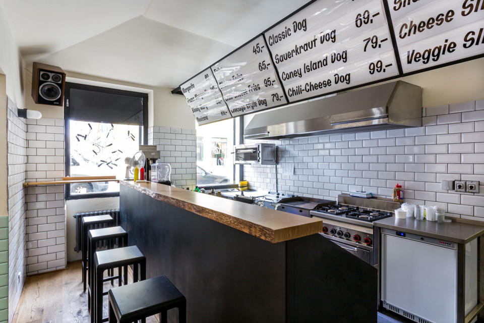 mrhotdog-interier-m(5of7).jpg - 