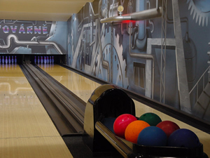 Továrna - bowling