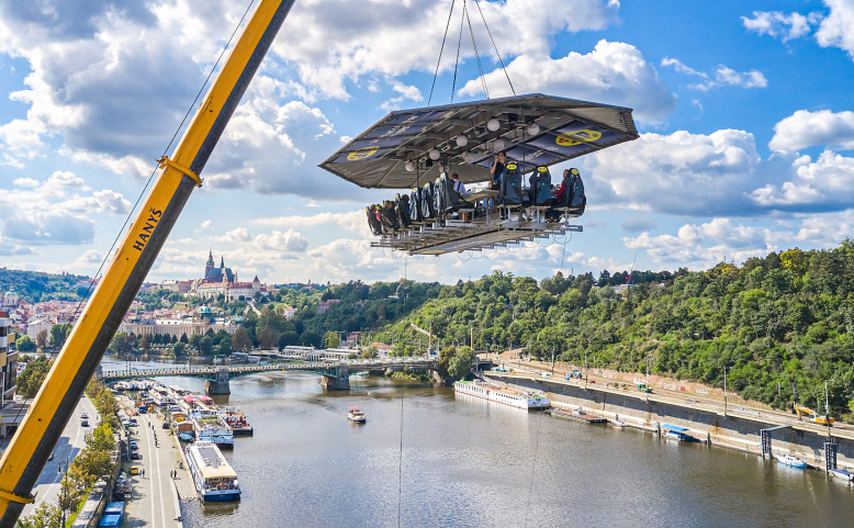 Dinner in the Sky