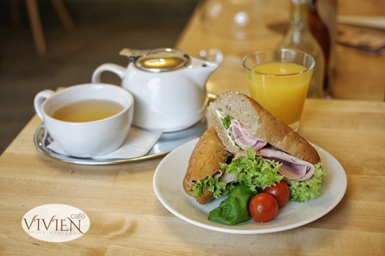 Vivien cafe