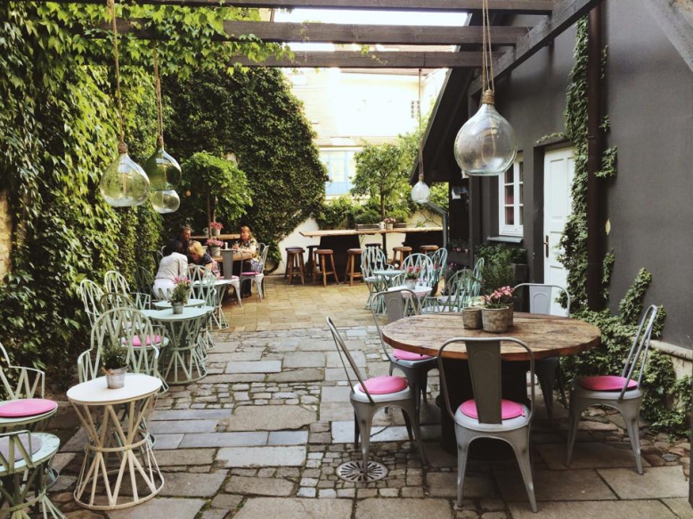 Cathedral Café Lounge & Restaurant