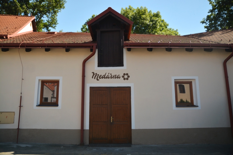 Medárna
