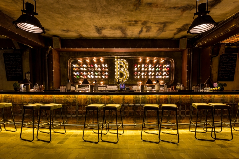 Blondies bar