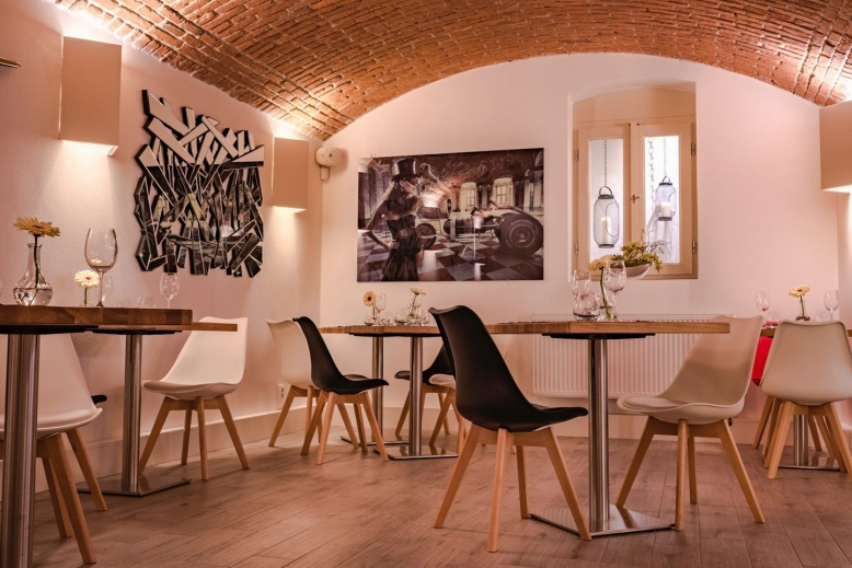 Fashion Bistro
