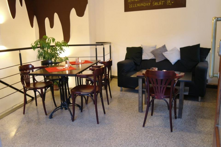Canape cafe & bar