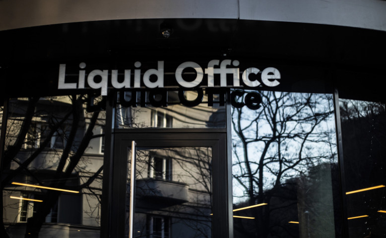 Liquid Office Bar