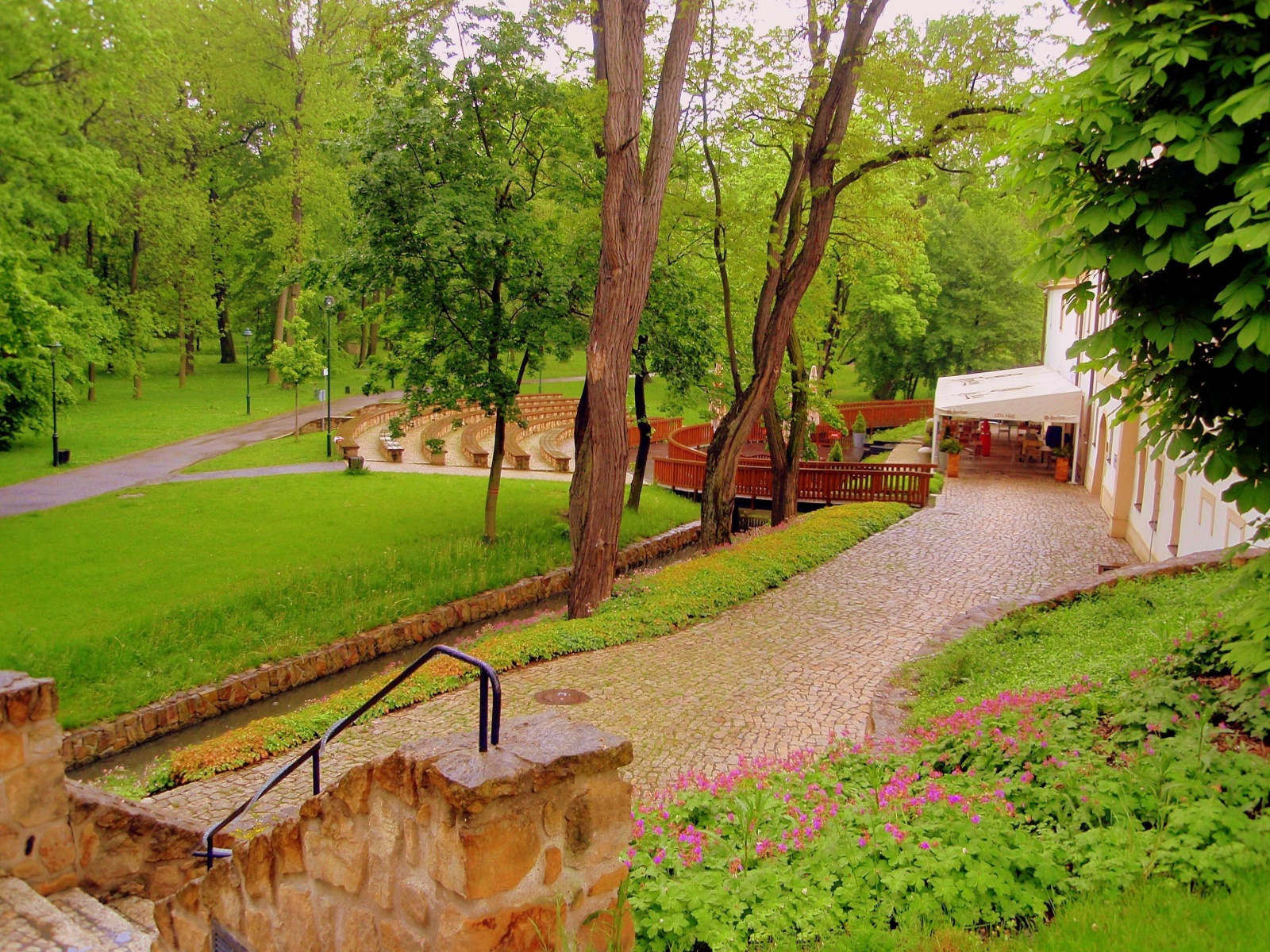 Zámecký park Dolní Počernice