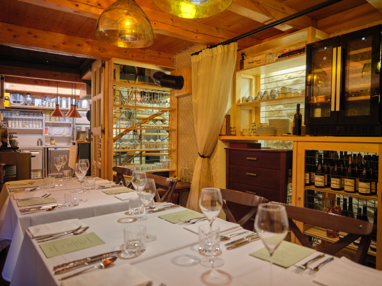 Vinobona Wine & Bistro