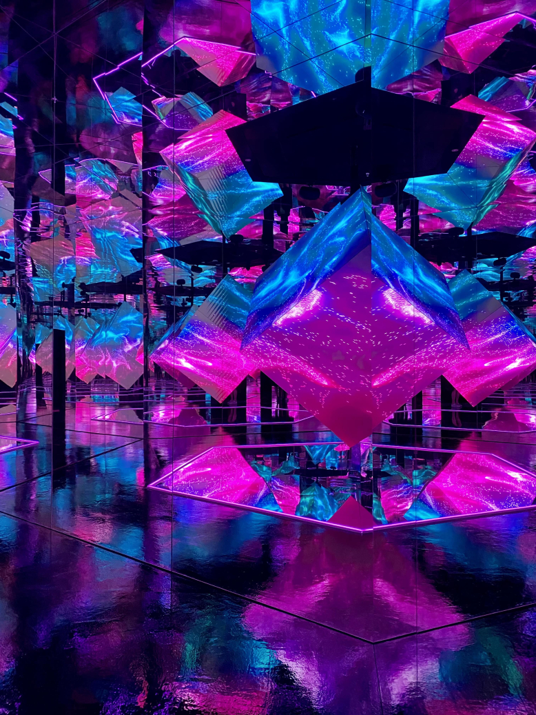 TRVALE UZAVŘENO: Galaxie barev