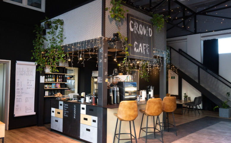 Crowd Café