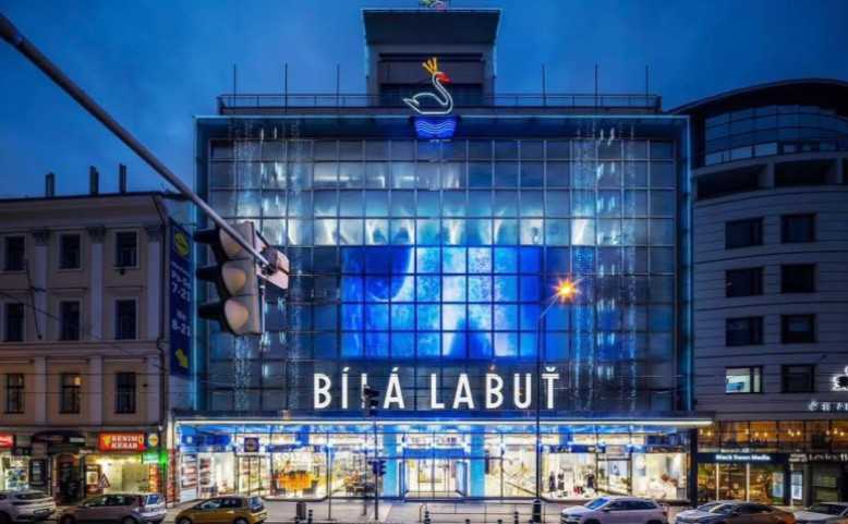 Bílá Labuť