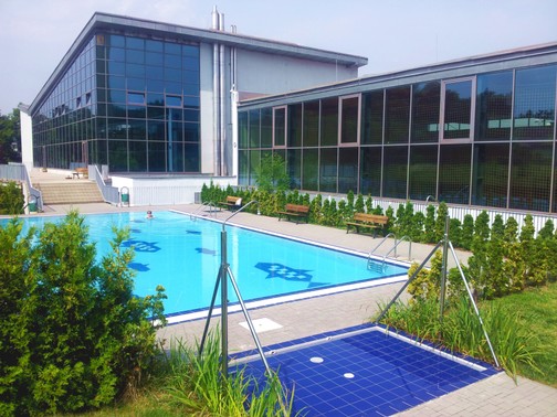 Plavecký a sportovní areál Hloubětín