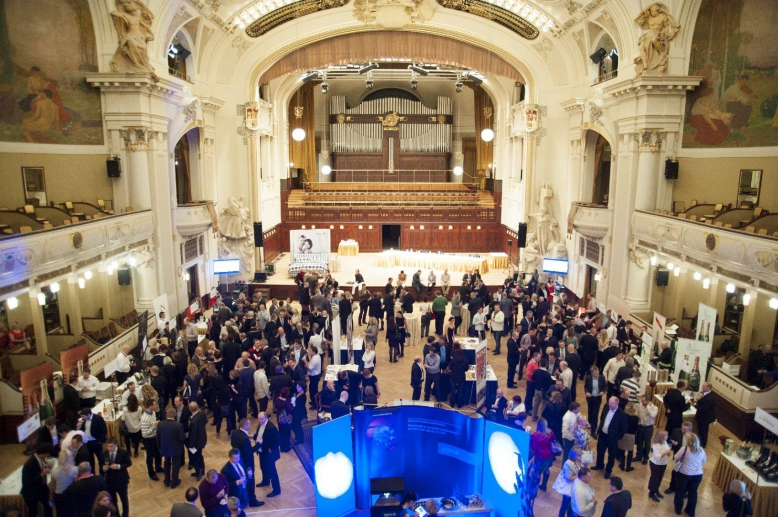 House Champagne Group