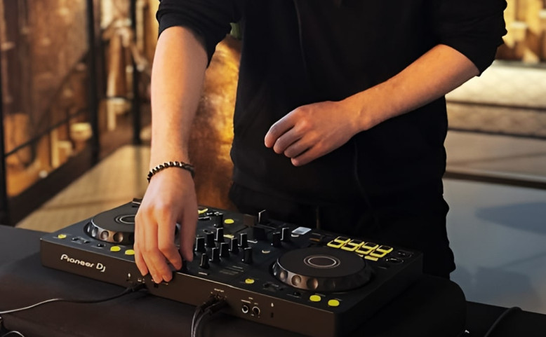 DJ ve FUZI každý čtvrtek, pátek a sobotu