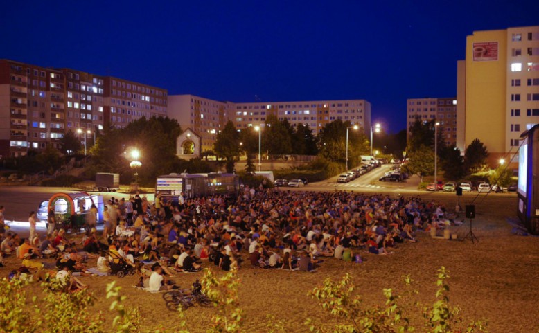 Kinobus - Průhonice