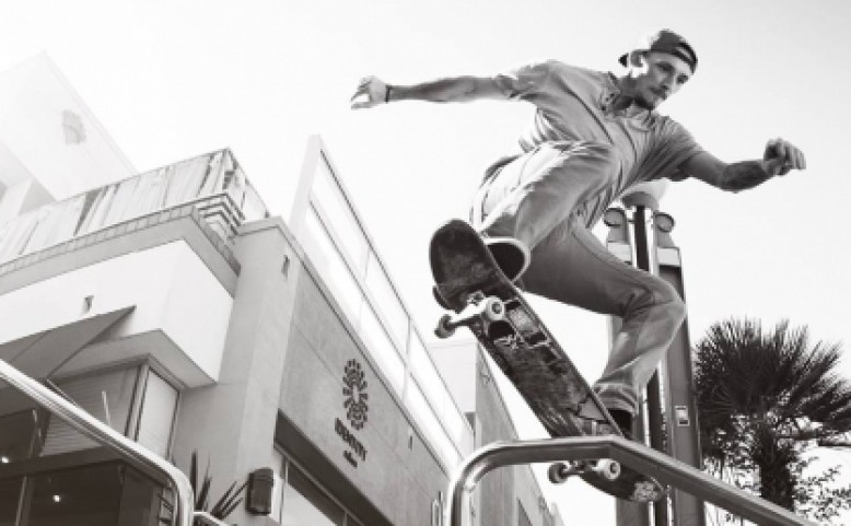 Lakai rides on Ambassadors