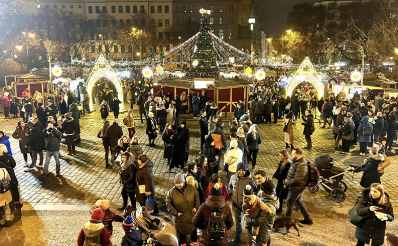 Vánoční trhy na Náměstí Míru
